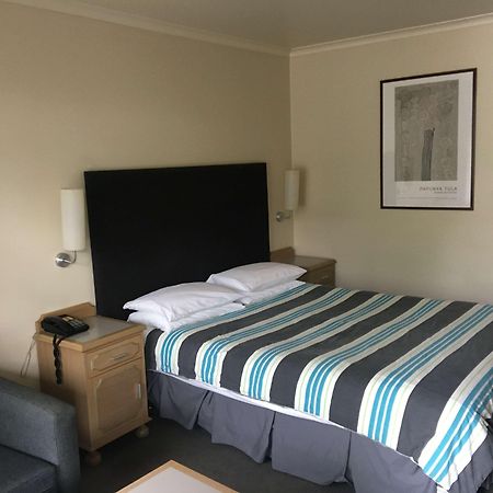 Best Western Plus The Tudor Box Hill Exterior photo